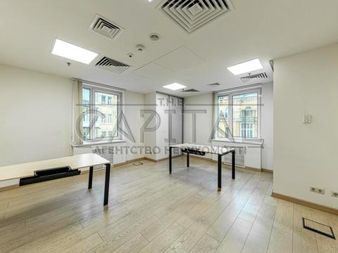 коммерческая по адресу Владимирская ул., 23