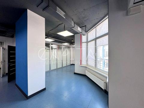 комерційна за адресою Дніпровська набережна вул., 2Б