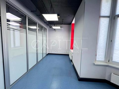 комерційна за адресою Дніпровська набережна вул., 2Б