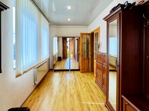 будинок за адресою Євгена Коновальця вул.