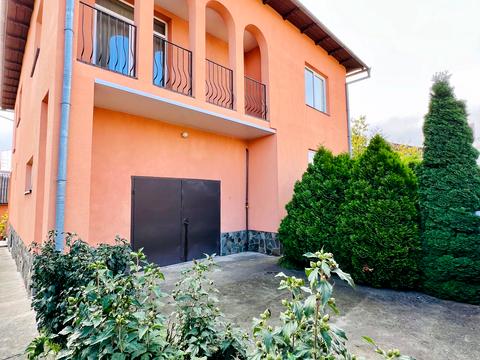 будинок за адресою Євгена Коновальця вул.