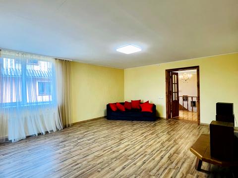 будинок за адресою Євгена Коновальця вул.