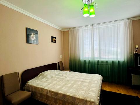 будинок за адресою Євгена Коновальця вул.