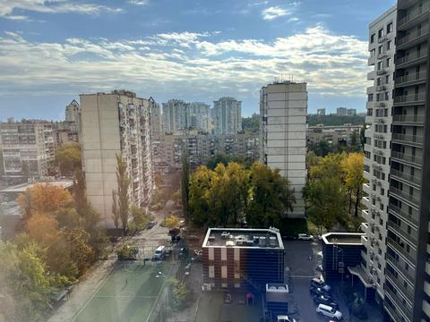 квартира за адресою Патріарха Мстислава Скрипника вул., 40