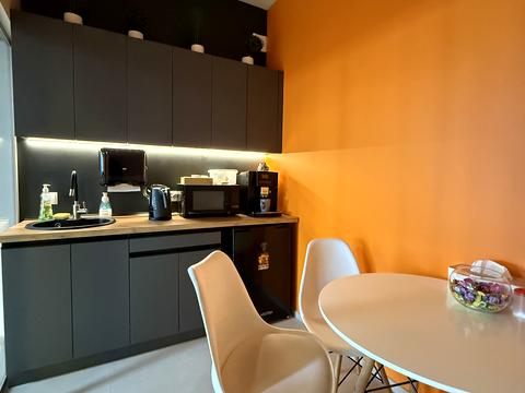 комерційна за адресою Київ, Костянтинівська вул., 75