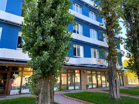 комерційна за адресою Костянтинівська вул., 75