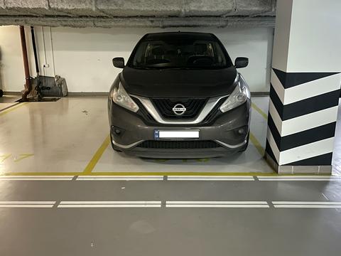 паркомісце за адресою Андрія Верхогляда вул. (Михайла Драгомирова), 11-Б