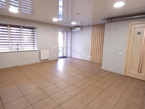 комерційна за адресою Рівне, вул. Проспект миру, 9