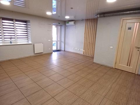 комерційна за адресою Рівне, вул. Проспект миру, 9