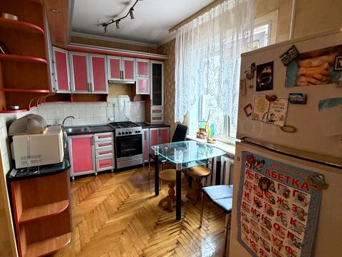 квартира за адресою Шкільна вул. (Героїв Сталінграда), 50