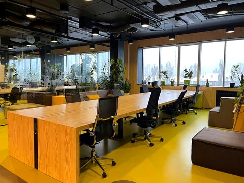 комерційна за адресою Вацлава Гавела бульв. (Івана Лепсе), 23