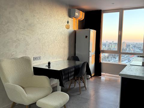 квартира за адресою Олега Мудрака вул. (Генерала Наумова), 1-Б