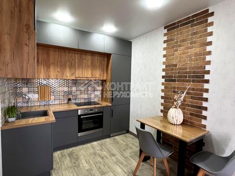 квартира за адресою Льва Ландау просп. (50-річчя СРСР), 52-Л