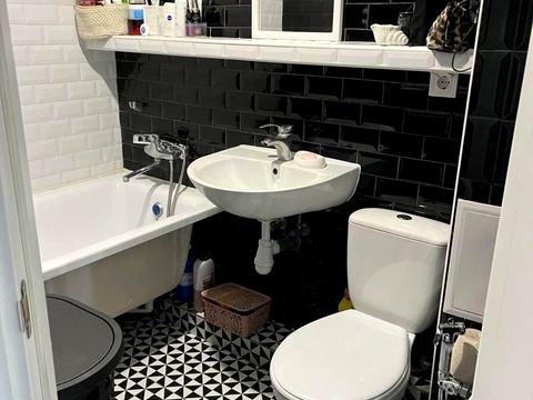 квартира за адресою Івано-Франківськ, Гната Хоткевича вул., (Будинок)