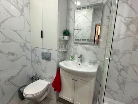 квартира за адресою Космічна вул., 5