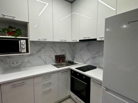 квартира за адресою Космічна вул., 5