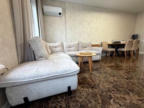 квартира за адресою Космонавтів просп., 49