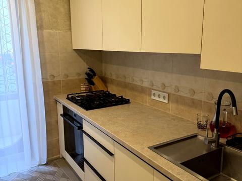 квартира за адресою Вишнева вул., 16