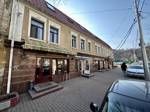 комерційна за адресою Ярославська вул., 6