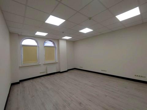 комерційна за адресою Спаська вул., 5