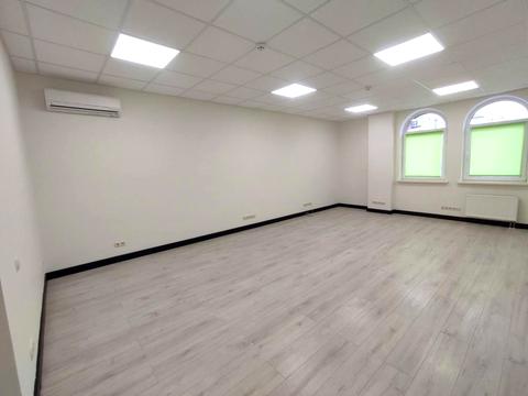 комерційна за адресою Спаська вул., 5