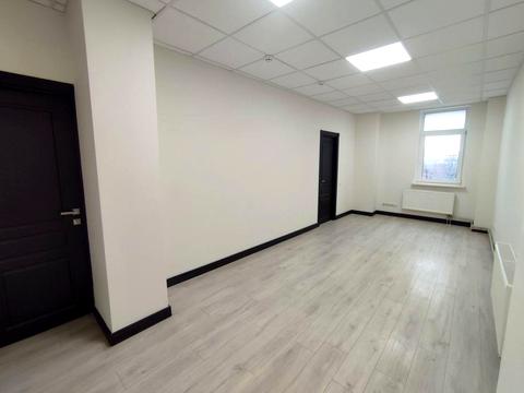 комерційна за адресою Спаська вул., 5