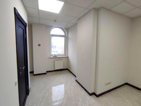 комерційна за адресою Спаська вул., 5