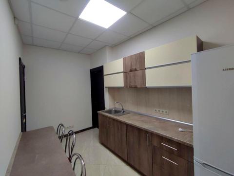 комерційна за адресою Спаська вул., 5