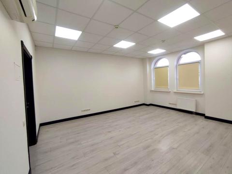 комерційна за адресою Спаська вул., 5