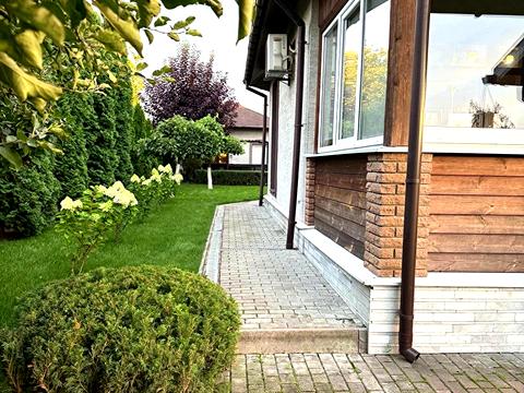 будинок за адресою пров Учительський, 22 а