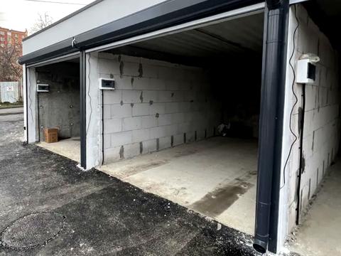 паркомісце за адресою Миколи Сингаївського вул. (Ново-Оскольська), 14