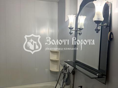 будинок за адресою Леоніда Каденюка вул., 21