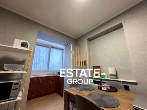 квартира за адресою Богдана Хмельницького просп. (Героїв Сталінграда), 8-Е