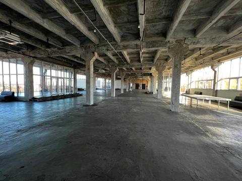 комерційна за адресою Ольгерда Бочковського вул., 1