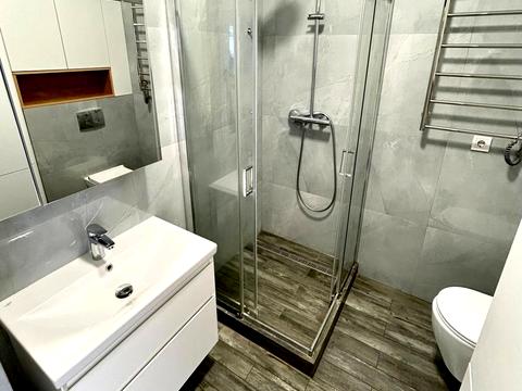 квартира за адресою Салютна вул., (Будинок 02301-02303)