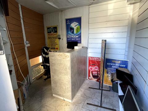 комерційна за адресою Ревуцького вул., 37