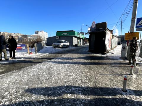 комерційна за адресою Ревуцького вул., 37