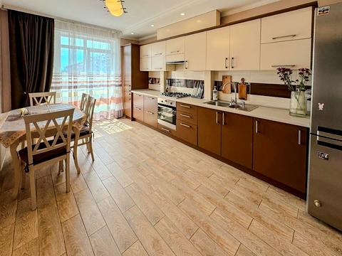 квартира по адресу Александра Довженко ул., (Будинок 3)