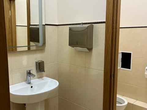 комерційна за адресою Воздвиженська вул., 14