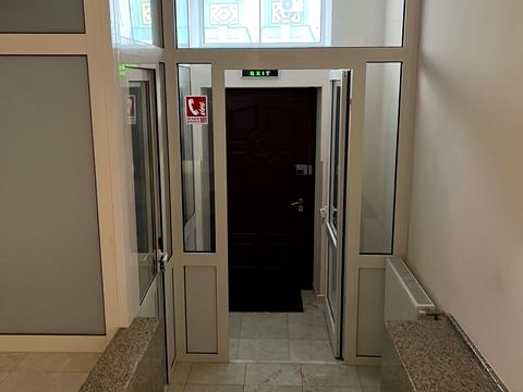 комерційна за адресою Воздвиженська вул., 14