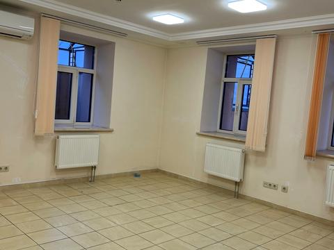 комерційна за адресою Воздвиженська вул., 14