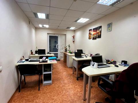 комерційна за адресою Валентинівська вул. (Блюхера), 22