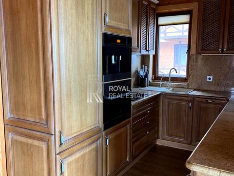 будинок за адресою с. Вишеньки, Кар'єрна вул., 8