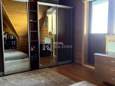 будинок за адресою с. Вишеньки, Кар'єрна вул., 8