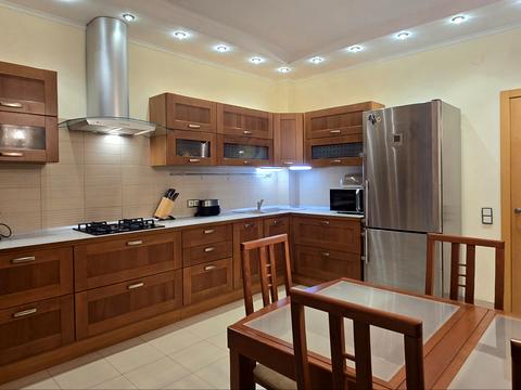 квартира за адресою Введенська вул., 27/51