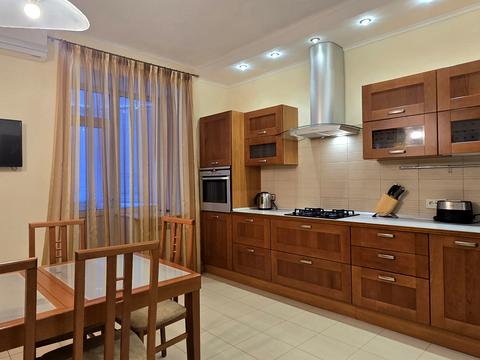 квартира за адресою Введенська вул., 27/51