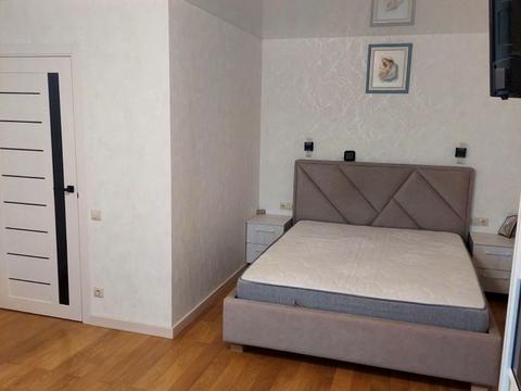 квартира за адресою Академіка Глушкова просп., 32