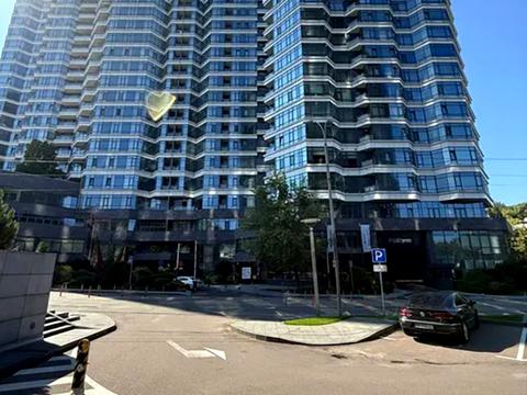 комерційна за адресою Болсуновська вул. (Сергія Струтинського), 2