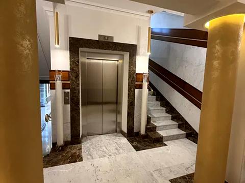 комерційна за адресою Болсуновська вул. (Сергія Струтинського), 2