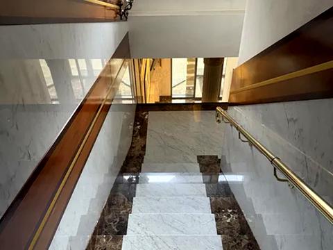 комерційна за адресою Болсуновська вул. (Сергія Струтинського), 2